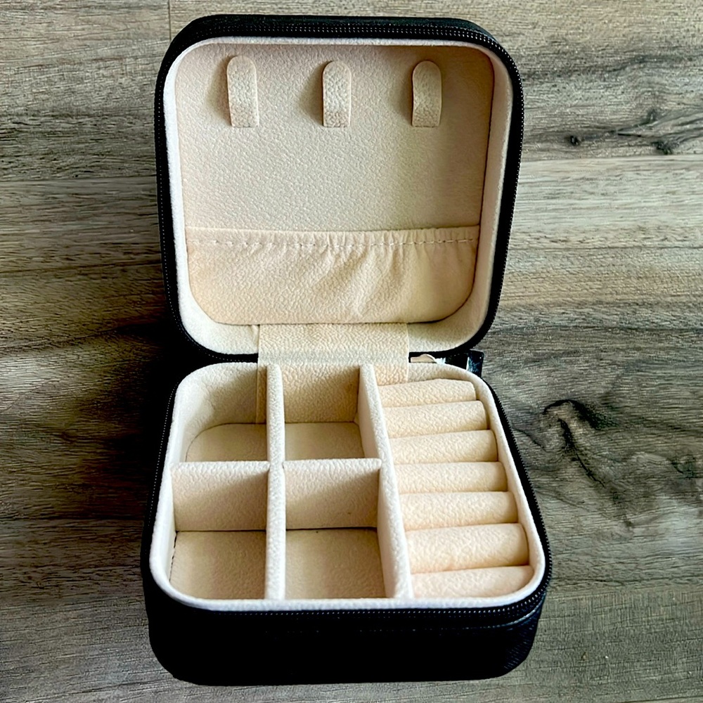 3x3” Black Jewelry Travel Case